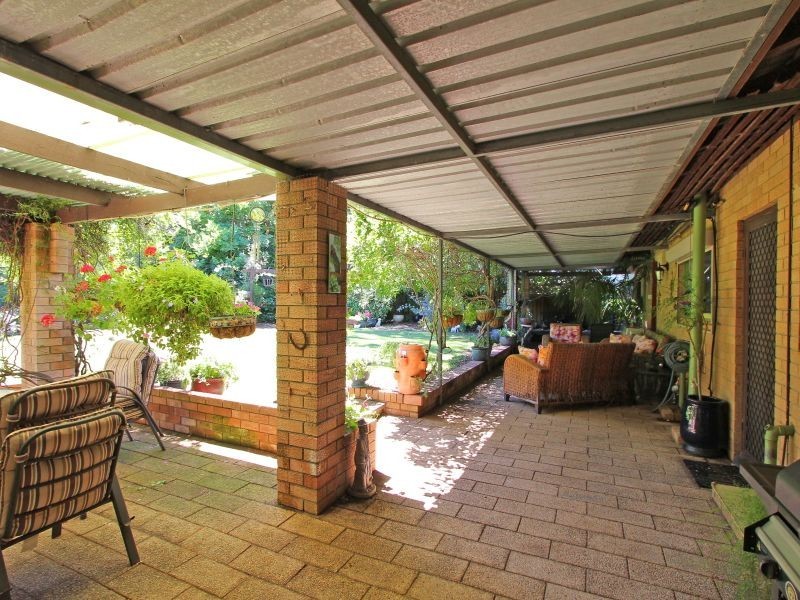 37 Amanda Drive, Camillo WA 6111