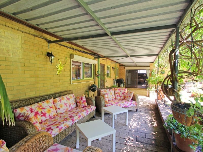 37 Amanda Drive, Camillo WA 6111