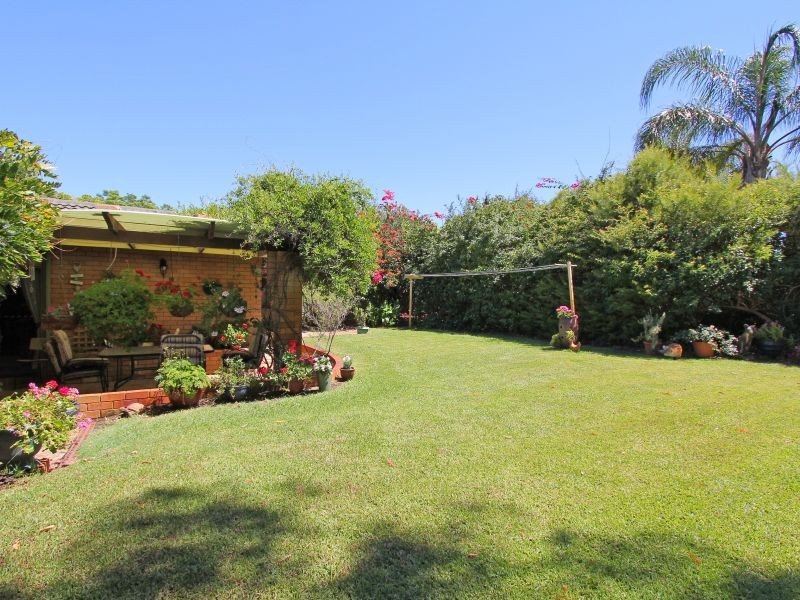 37 Amanda Drive, Camillo WA 6111