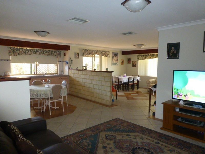 9 Debutante Close, Huntingdale WA 6110