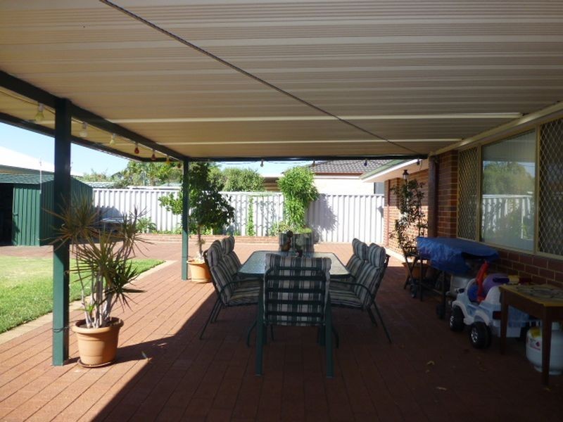 9 Debutante Close, Huntingdale WA 6110