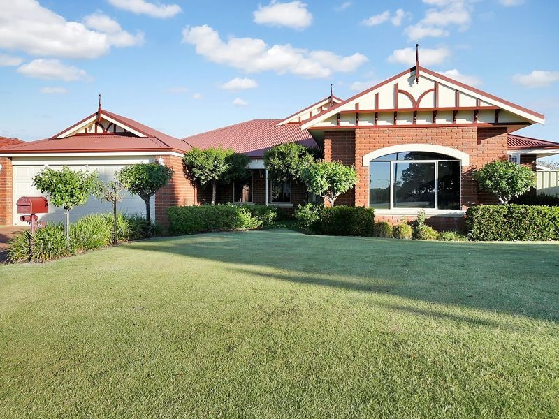 13 Buvelot Turn, Southern River WA 6110