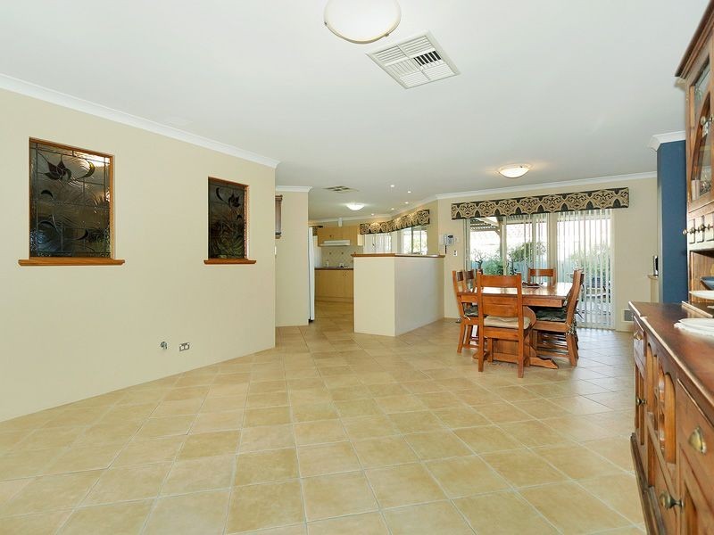 13 Buvelot Turn, Southern River WA 6110