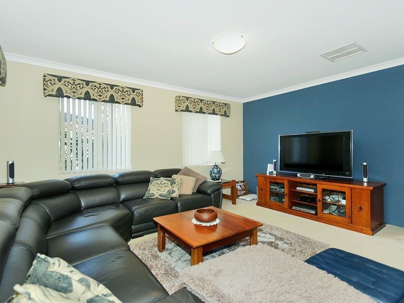 13 Buvelot Turn, Southern River WA 6110