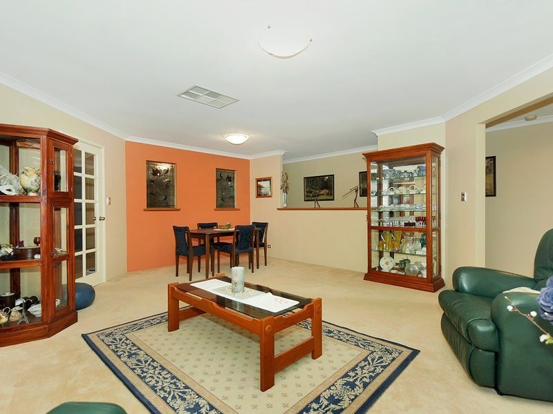 13 Buvelot Turn, Southern River WA 6110