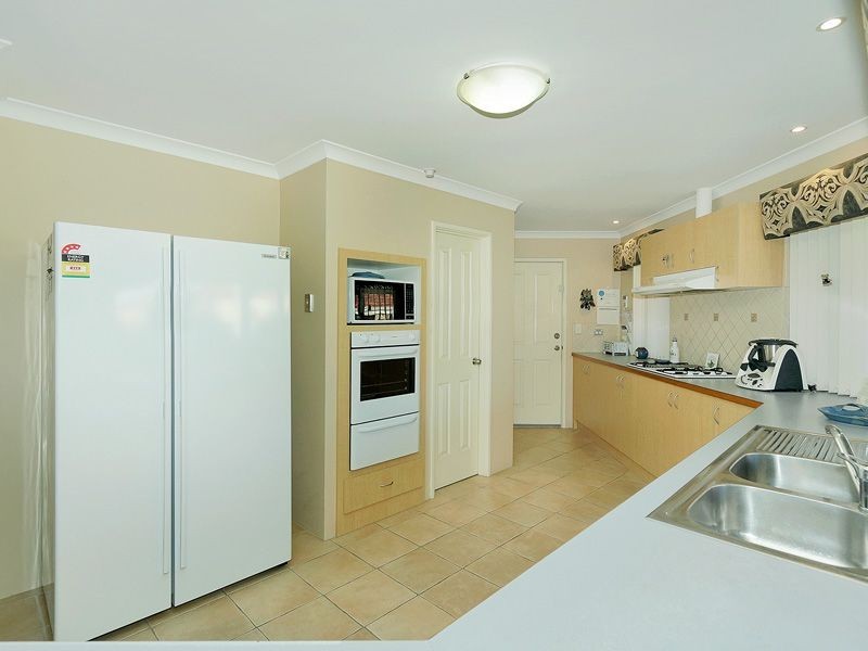 13 Buvelot Turn, Southern River WA 6110