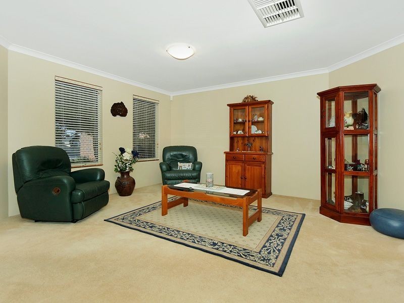 13 Buvelot Turn, Southern River WA 6110