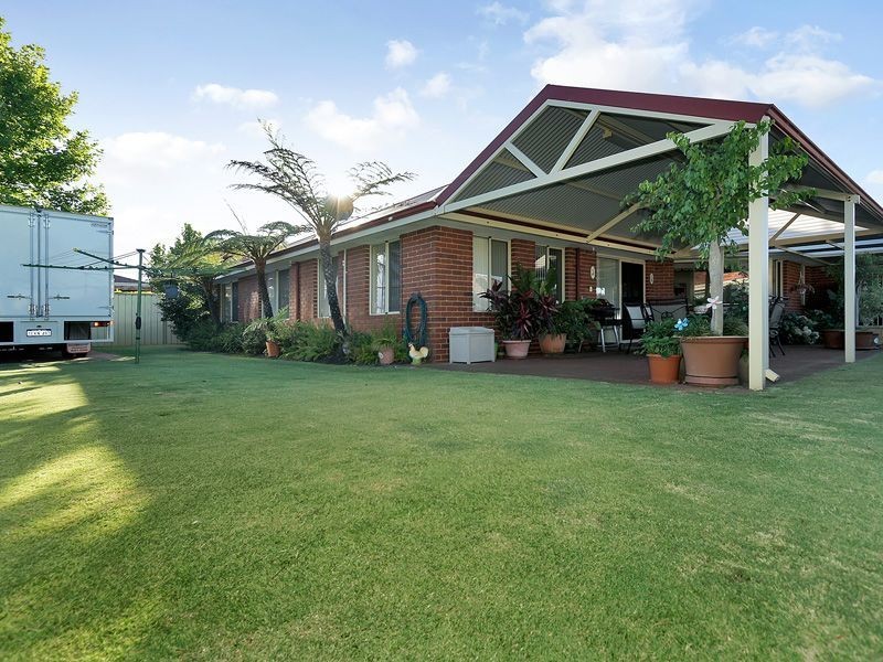13 Buvelot Turn, Southern River WA 6110
