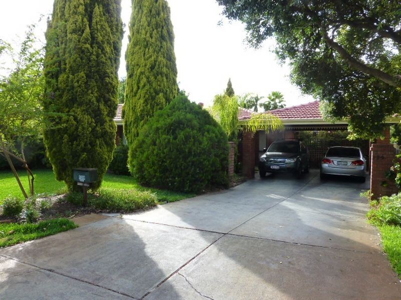 129 Regency Drive, Thornlie WA 6108