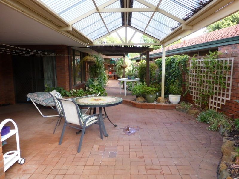 129 Regency Drive, Thornlie WA 6108