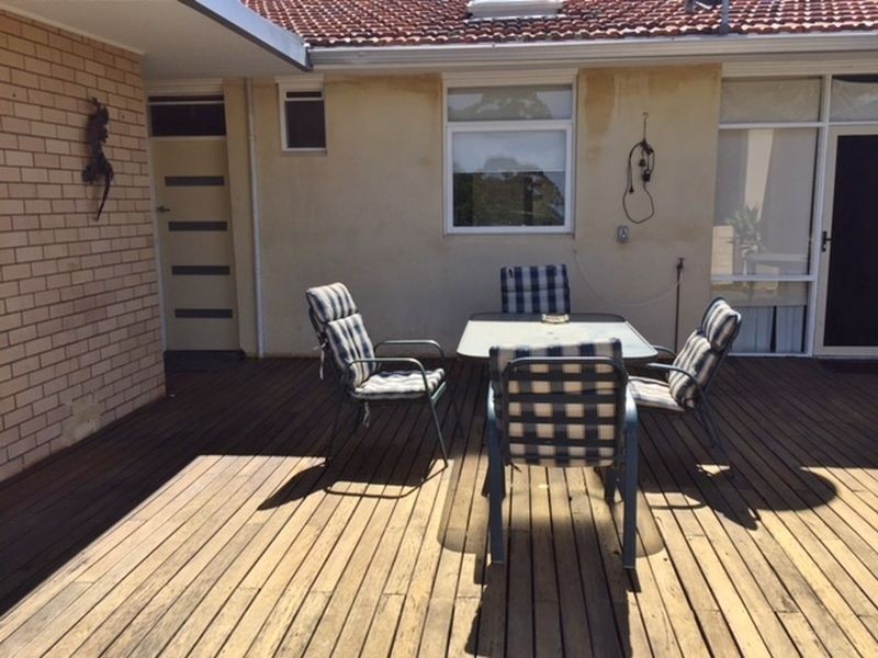 17 Tullamore Avenue, Thornlie WA 6108
