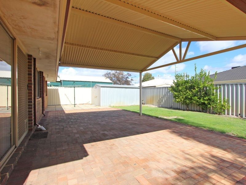 19 Lydiard Retreat, Canning Vale WA 6155
