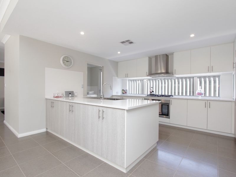 49 Tramontane Approach, Caversham WA 6055