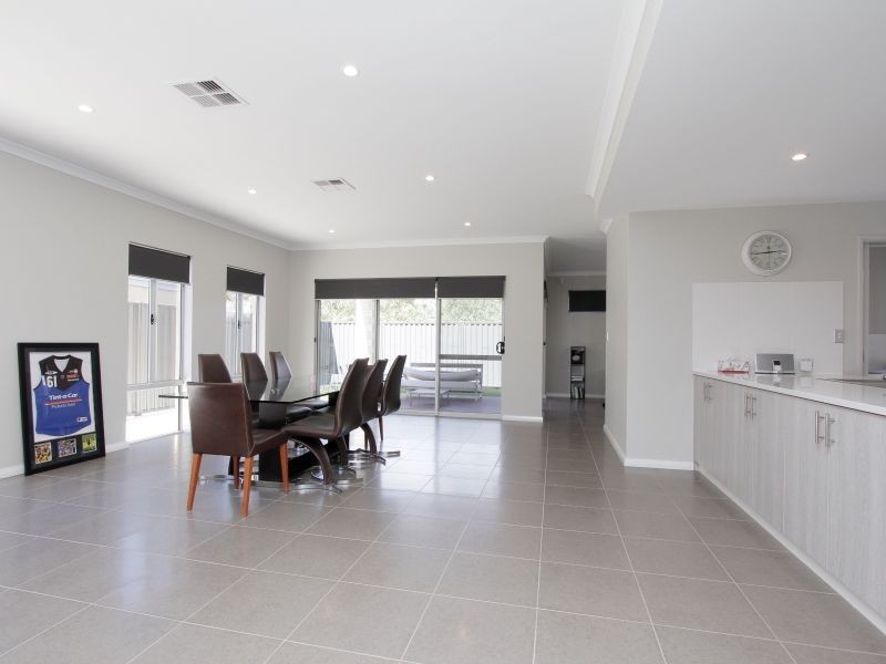 49 Tramontane Approach, Caversham WA 6055