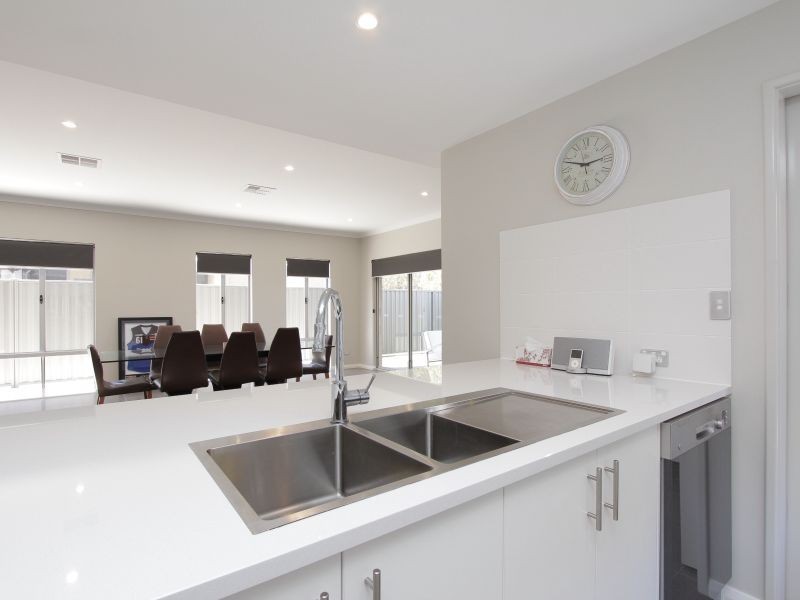 49 Tramontane Approach, Caversham WA 6055