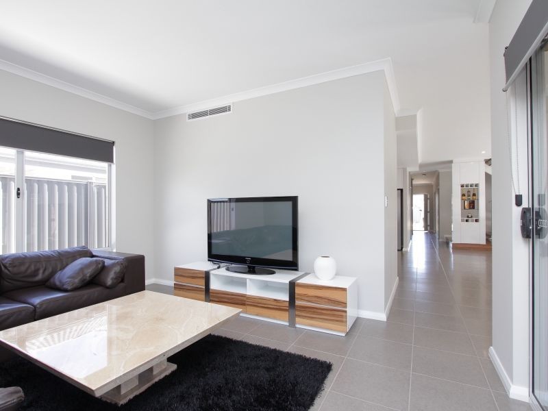 49 Tramontane Approach, Caversham WA 6055