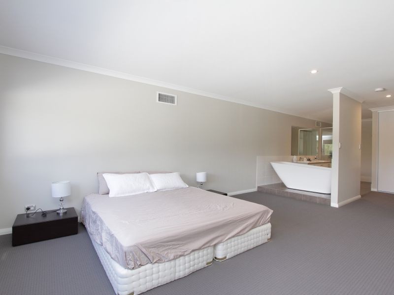 49 Tramontane Approach, Caversham WA 6055