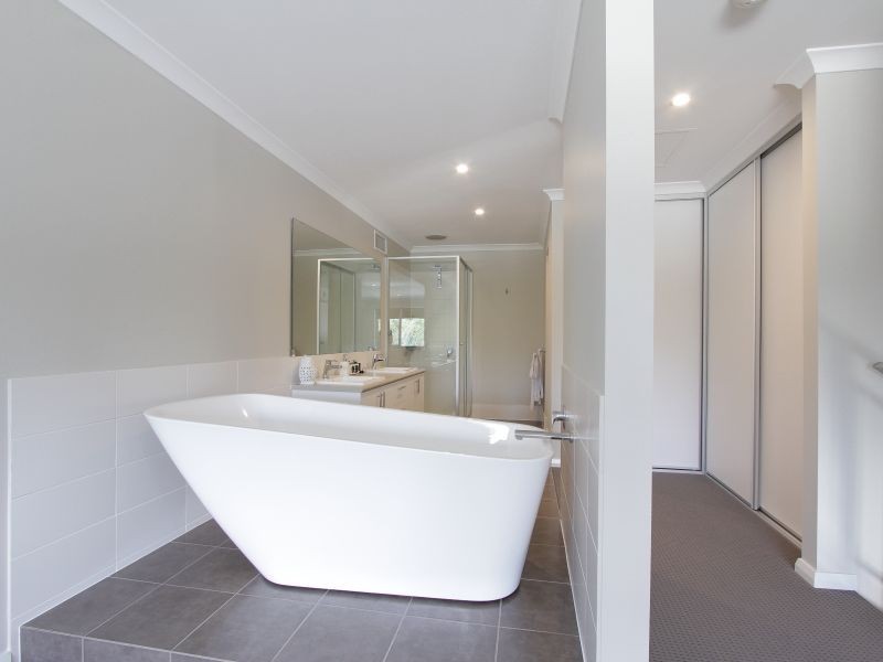 49 Tramontane Approach, Caversham WA 6055