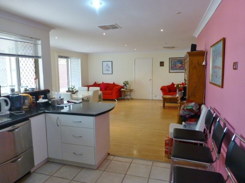 17 Sutherland Drive, Thornlie WA 6108