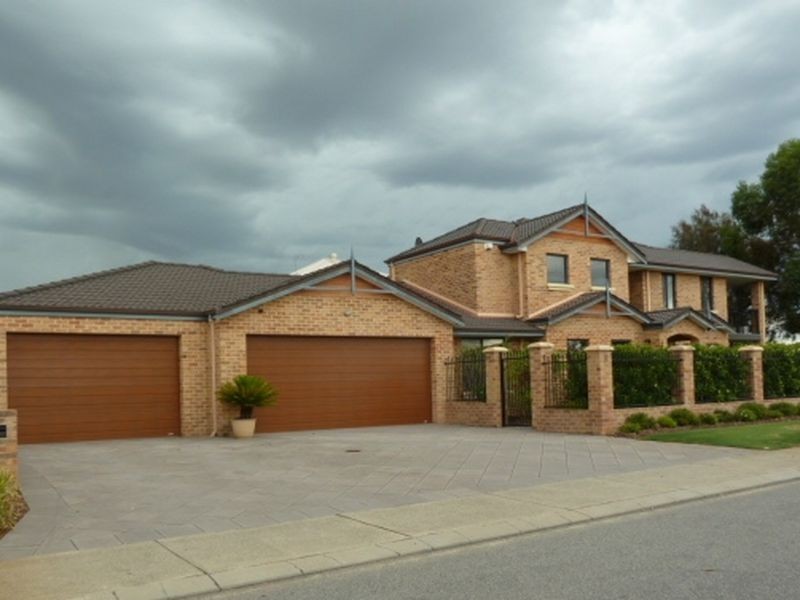 8 Rousham Street, Canning Vale WA 6155