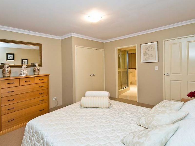 8 Rousham Street, Canning Vale WA 6155