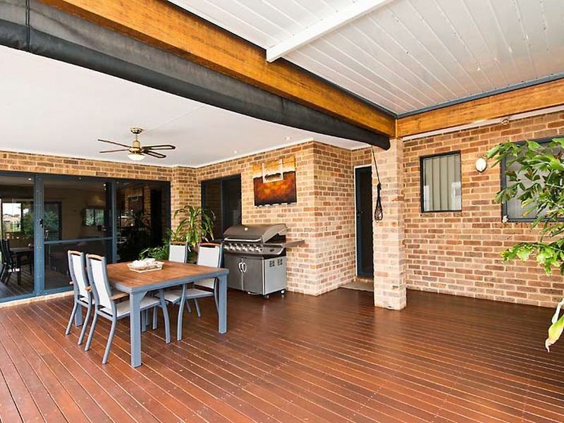 8 Rousham Street, Canning Vale WA 6155