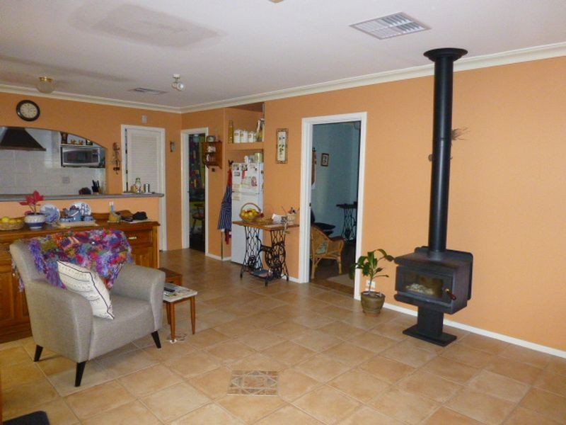 82 Regency Drive, Thornlie WA 6108