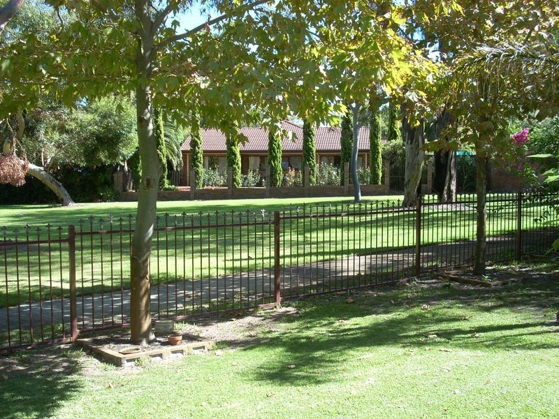 82 Regency Drive, Thornlie WA 6108