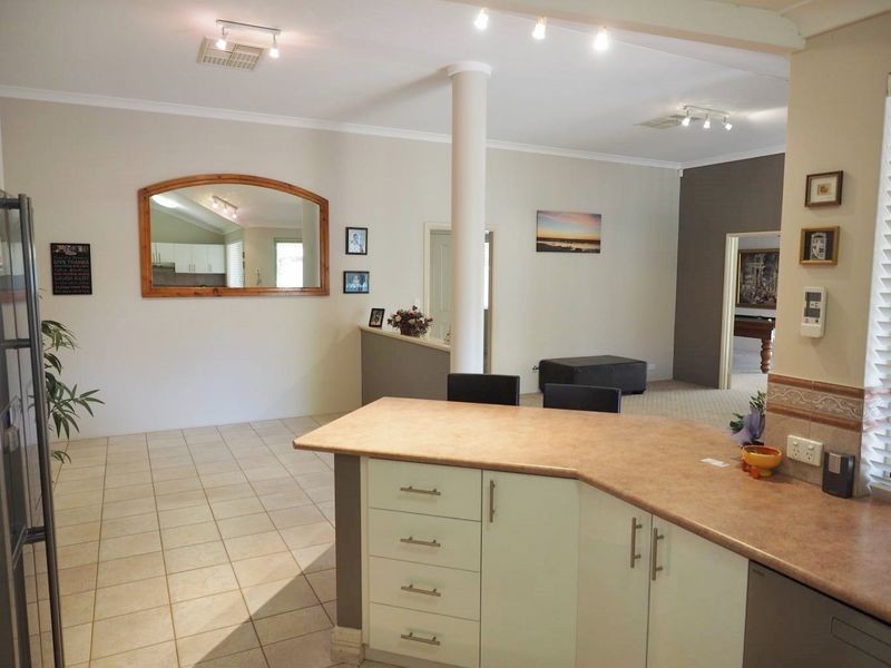 12 Burford Place, Canning Vale WA 6155