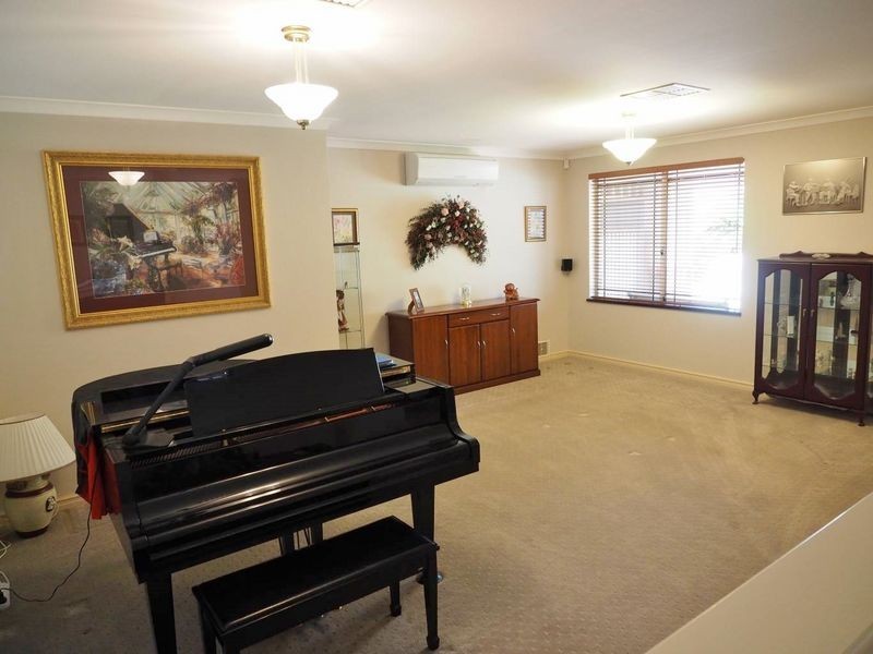 12 Burford Place, Canning Vale WA 6155