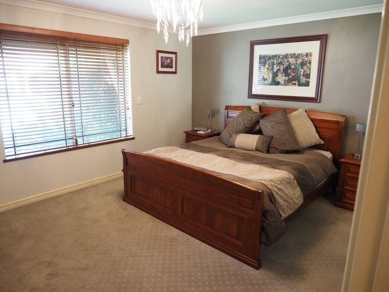 12 Burford Place, Canning Vale WA 6155