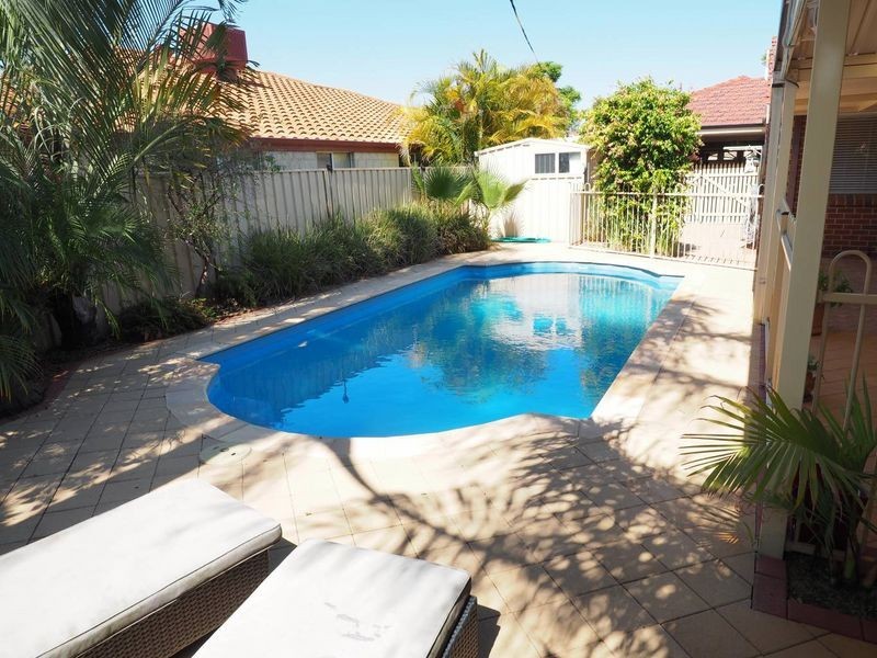 12 Burford Place, Canning Vale WA 6155