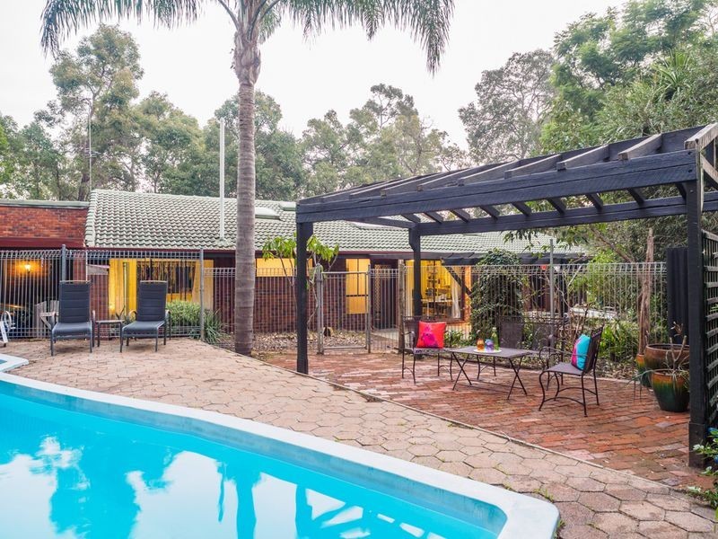 8 Michael Road, Roleystone WA 6111