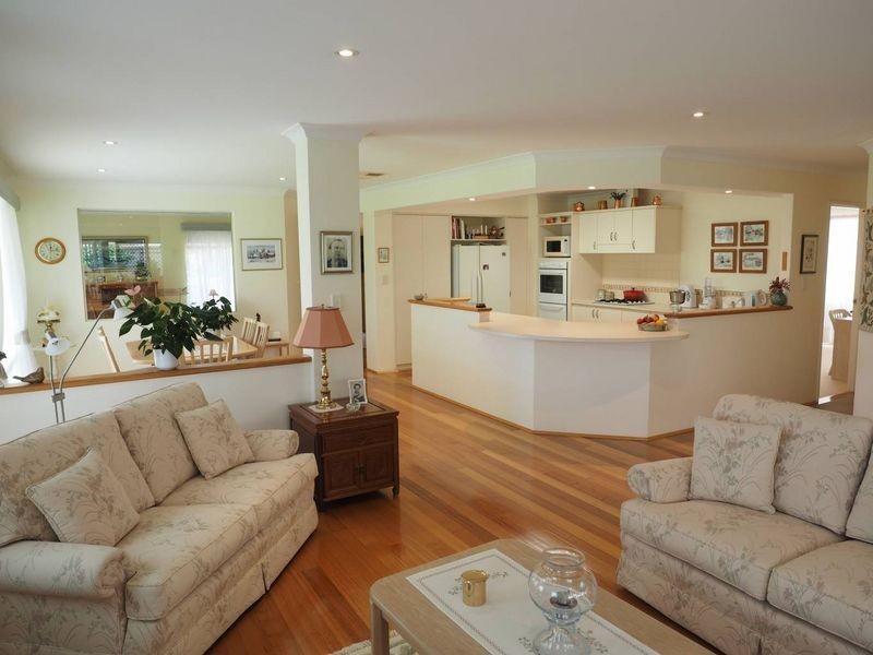 22 Bremner Circle, Canning Vale WA 6155