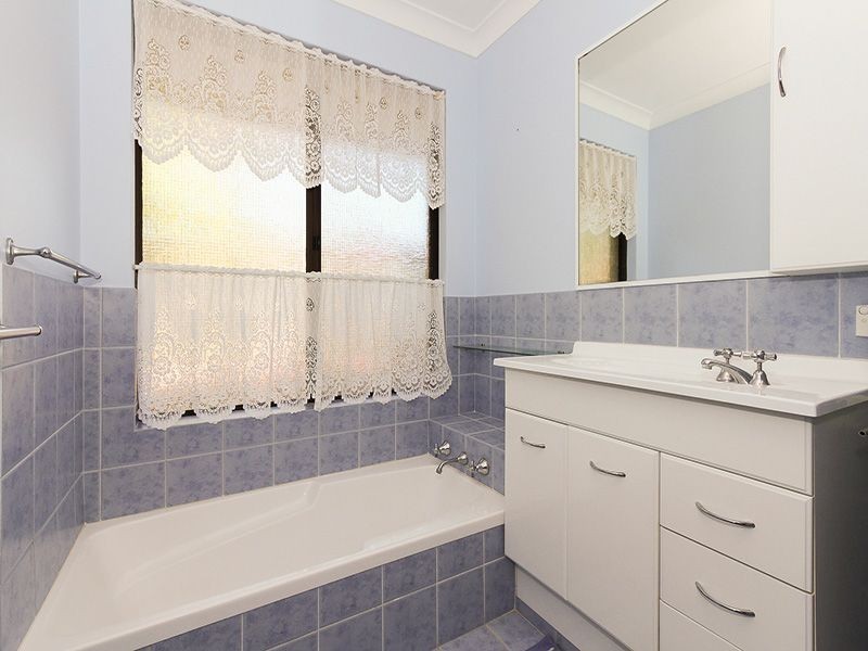 25 Forest Crescent, Thornlie WA 6108