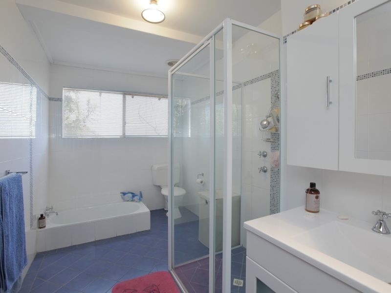 11 Milleara Road, Martin WA 6110