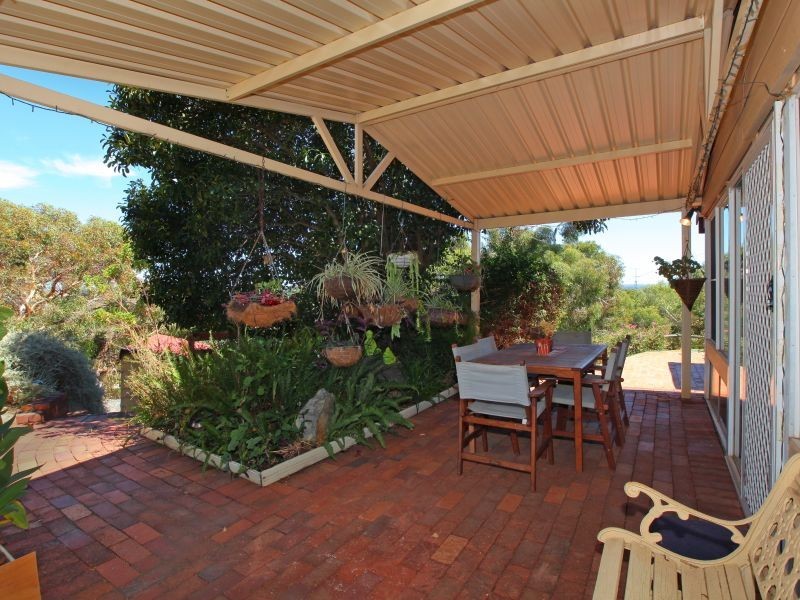 11 Milleara Road, Martin WA 6110