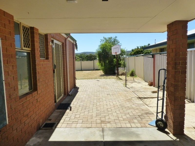 32 Kirin Way, Maddington WA 6109