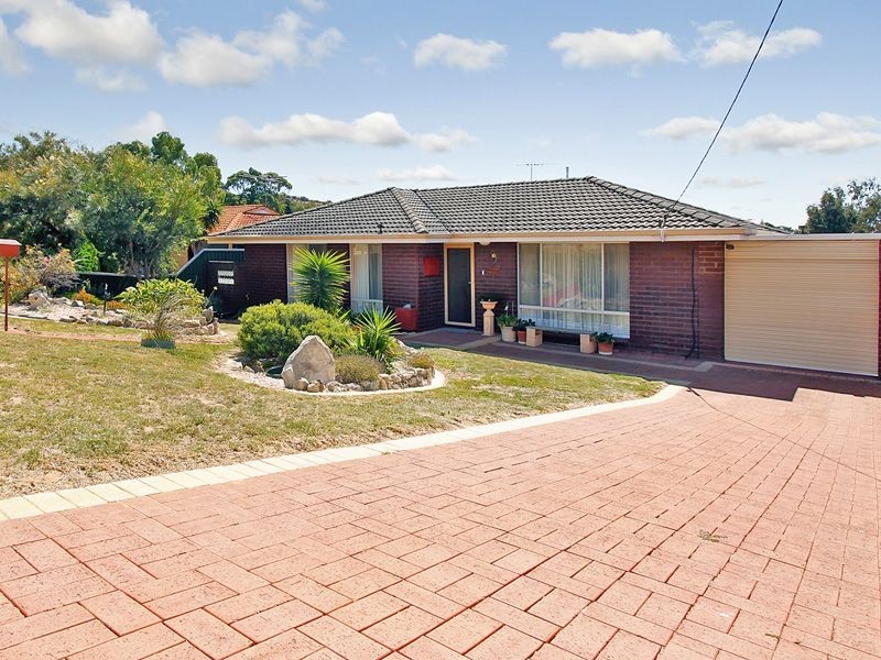 10 Claygate Road, Hamilton Hill WA 6163