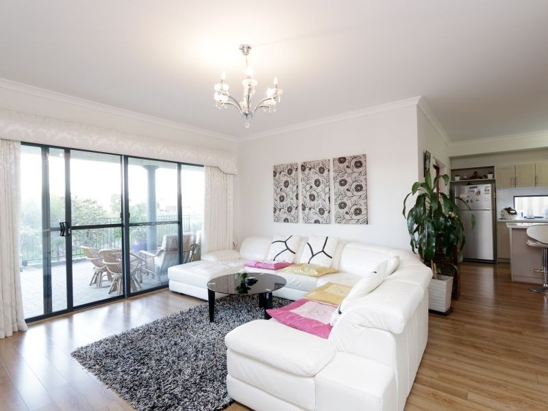 5 Warbler Pass, Harrisdale WA 6112