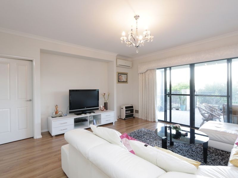 5 Warbler Pass, Harrisdale WA 6112