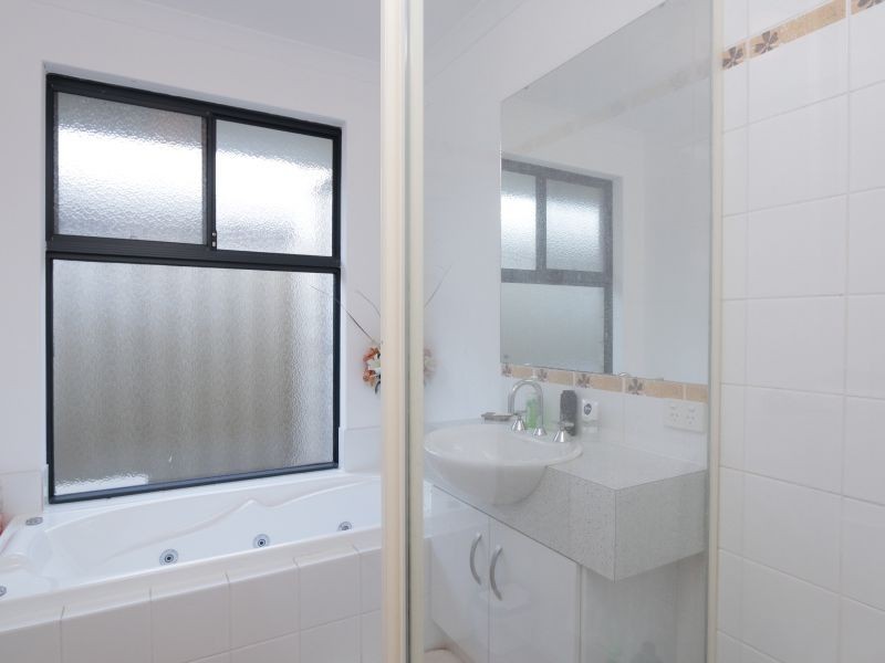 5 Warbler Pass, Harrisdale WA 6112