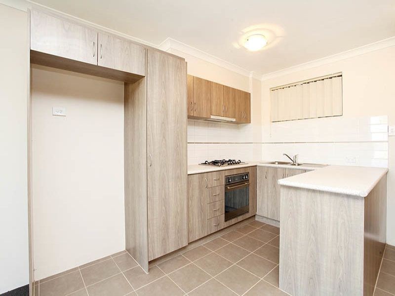 3/2 Towton Way, Langford WA 6147