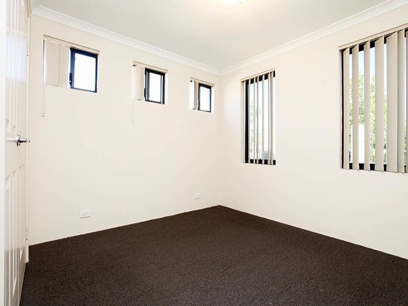 3/2 Towton Way, Langford WA 6147