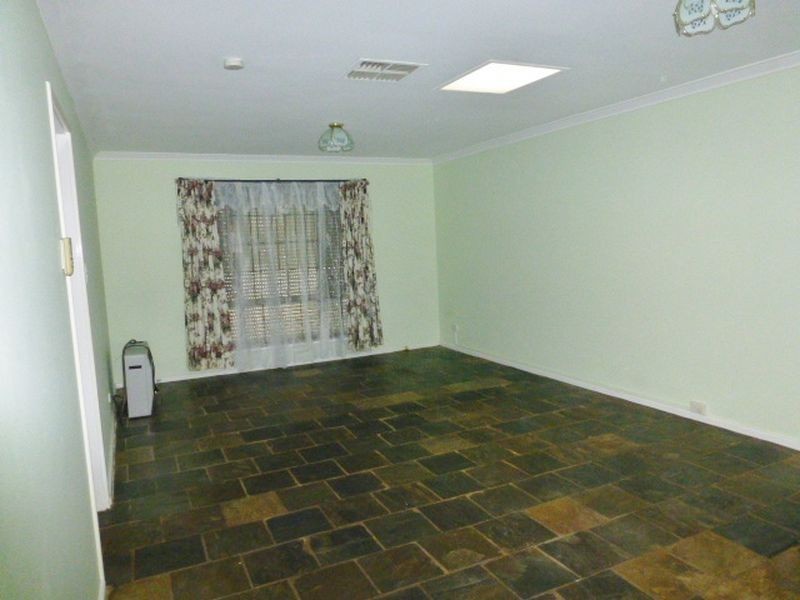 5A Hume Road, Thornlie WA 6108