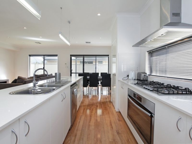 36 Dovedale Street, Harrisdale WA 6112