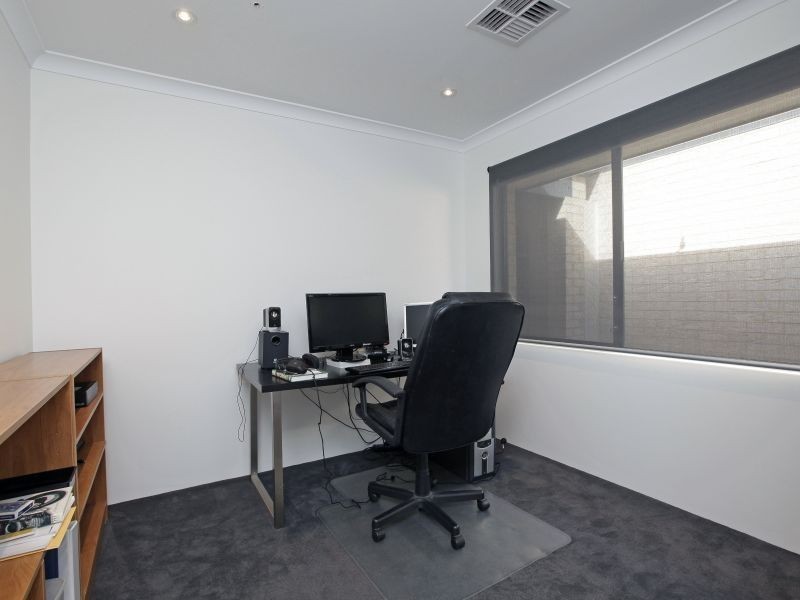 36 Dovedale Street, Harrisdale WA 6112