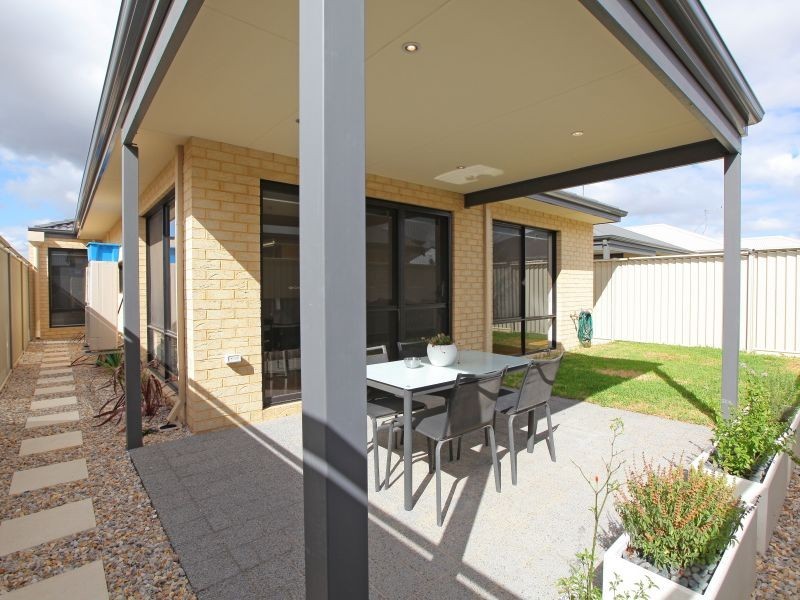 36 Dovedale Street, Harrisdale WA 6112