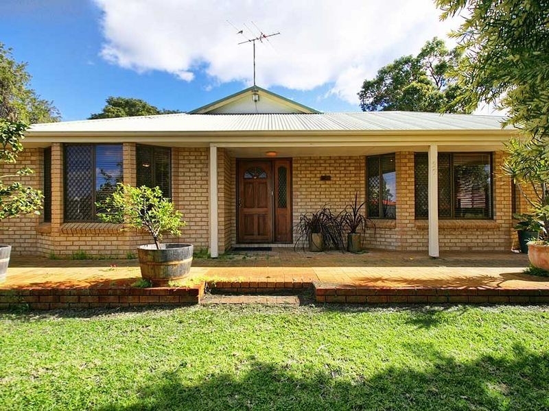 27 Lalor Road, Kenwick WA 6107