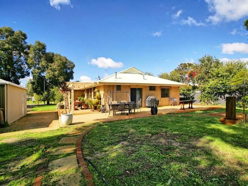 27 Lalor Road, Kenwick WA 6107